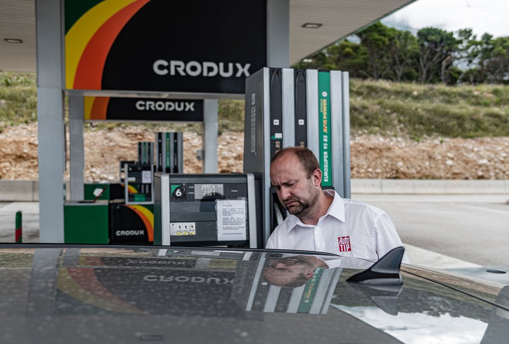 Nejčastěji v Chorvatsku narazíte na pumpy INA, jež patří do skupiny MOL, dalšími značkami jsou Tifon nebo Crodux