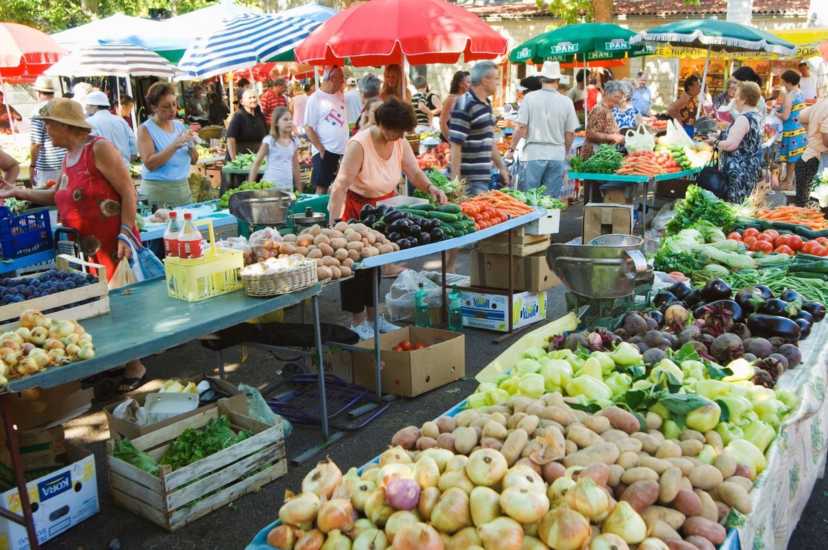 Na trzích seženete téměř všechno - od ryb, přes ovoce a zeleninu, až po suvenýry
