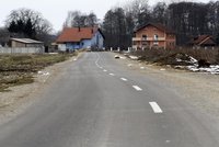 Dobro došli! Chorvatská vesnice postavila silnici, která končí v řece