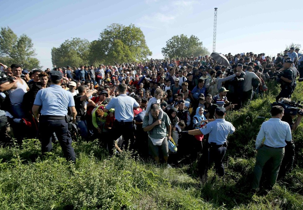 Chorvatské problémy s uprchlíky. Policie proti nim zasahovala především u pohraničního Tovarniku