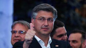 Andrej Plenković a jeho Chorvatské demokratické společenství (HDZ) zvítězili v parlamentních volbách v zemi (5. 7. 2020)