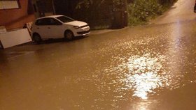 Chorvatskou metropoli postihly bleskové záplavy: Záhřebský radní Tomislav Stojak sdílel fotky zatopených obydlí.