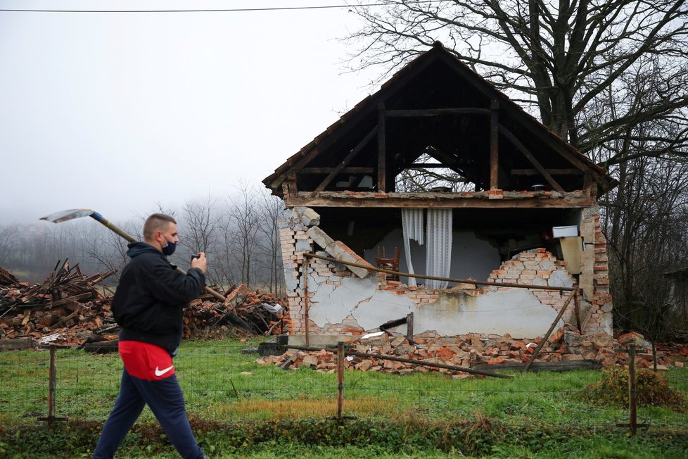 Chorvatsko zasáhlo ničivé zemětřesení, takto země vypadala den po nejhorších otřesech (30. 12. 2020)