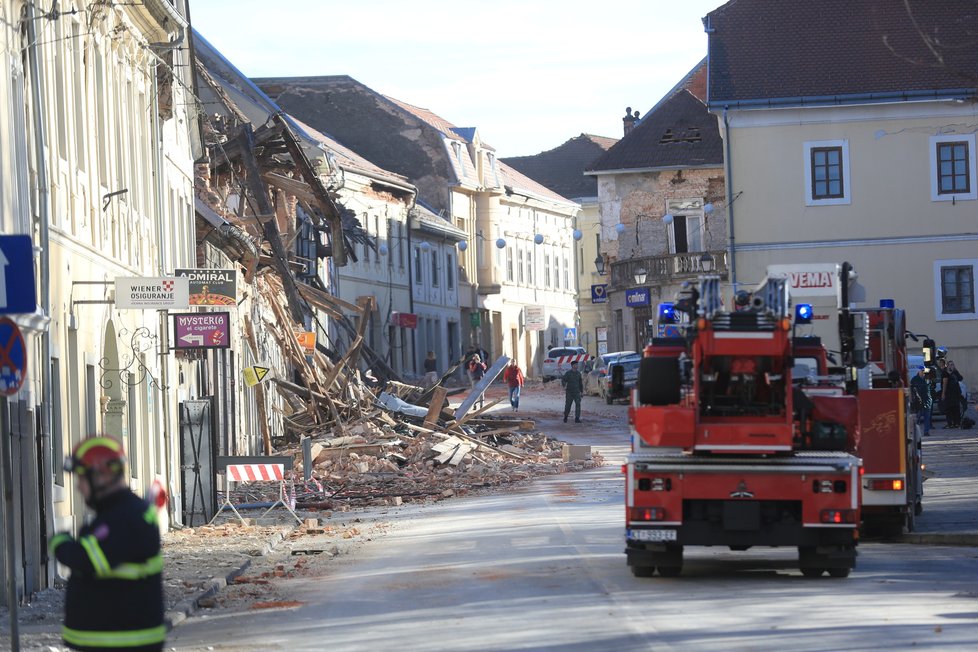 Zemětřesení v Chorvatsku: Záběry ze zničeného města Petrinja, (29.12.2020).