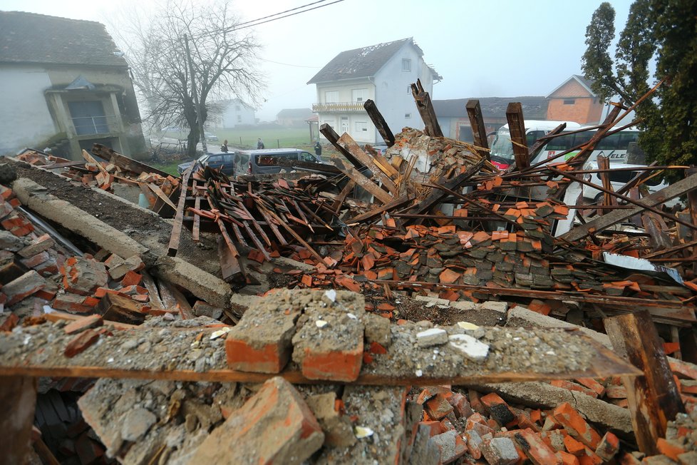 Následky zemětřesení v Chorvatsku, (31.12.2020).