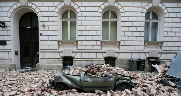 Silné zemětřesení v Chorvatsku: Poničené domy i auta, zraněný chlapec ve vážném stavu