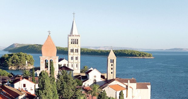 Ostrov Rab je považován za jeden z nejkrásnějších ostrovů na Jadranu