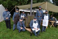 Co jedli vojáci v zákopech napříč dějinami? Prozradil to Feldküchefest v Chotěbuzi