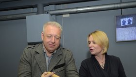 Ministr vnitra Milan Chovanec a poslankyně Jana Černochová se utkali ve střeleckém souboji.