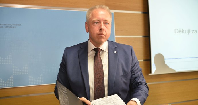 Ministr vnitra Chovanec (ČSSD) podepsal reorganizaci policie, která by měla dále pokračovat.