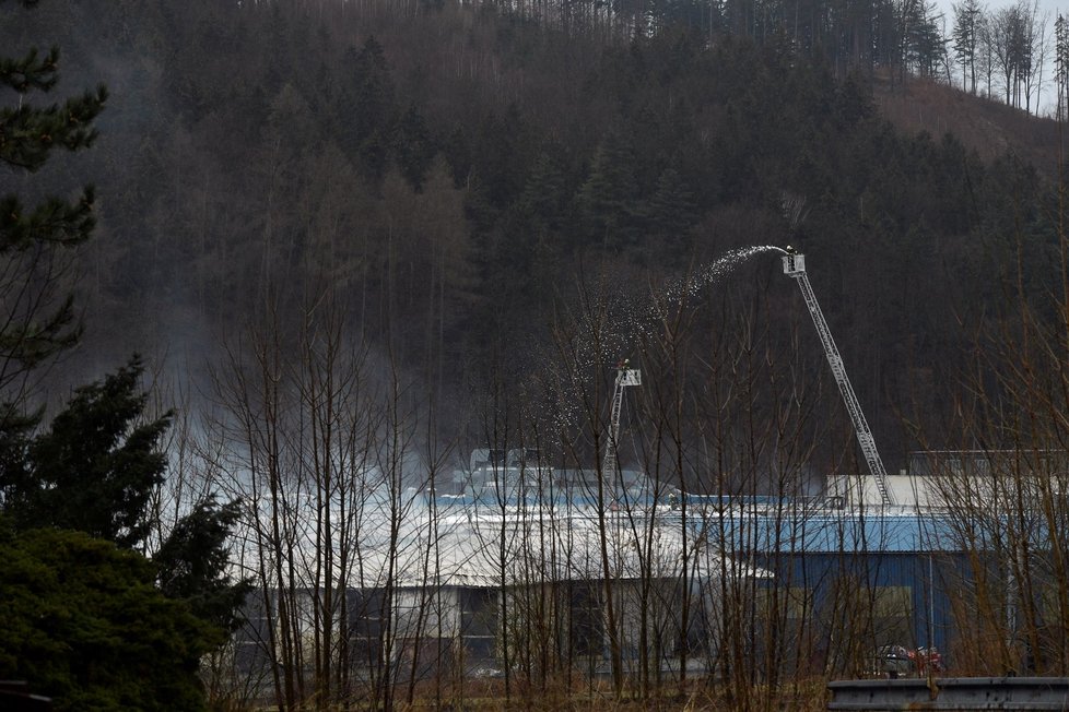 Požár průmyslového objektu v Chrastavě u Liberce.