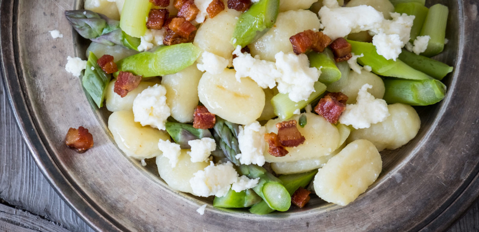 Gnocchi s chřestem a brynzou