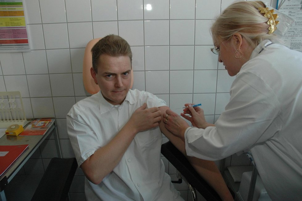 Podle hlavní hygieničky ČR Evy Gotvaldové je nejlepší prevence před chřipkou očkování