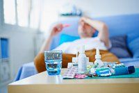 Chřipka zavírá nemocnice a domy pro seniory. Epidemie je na spadnutí