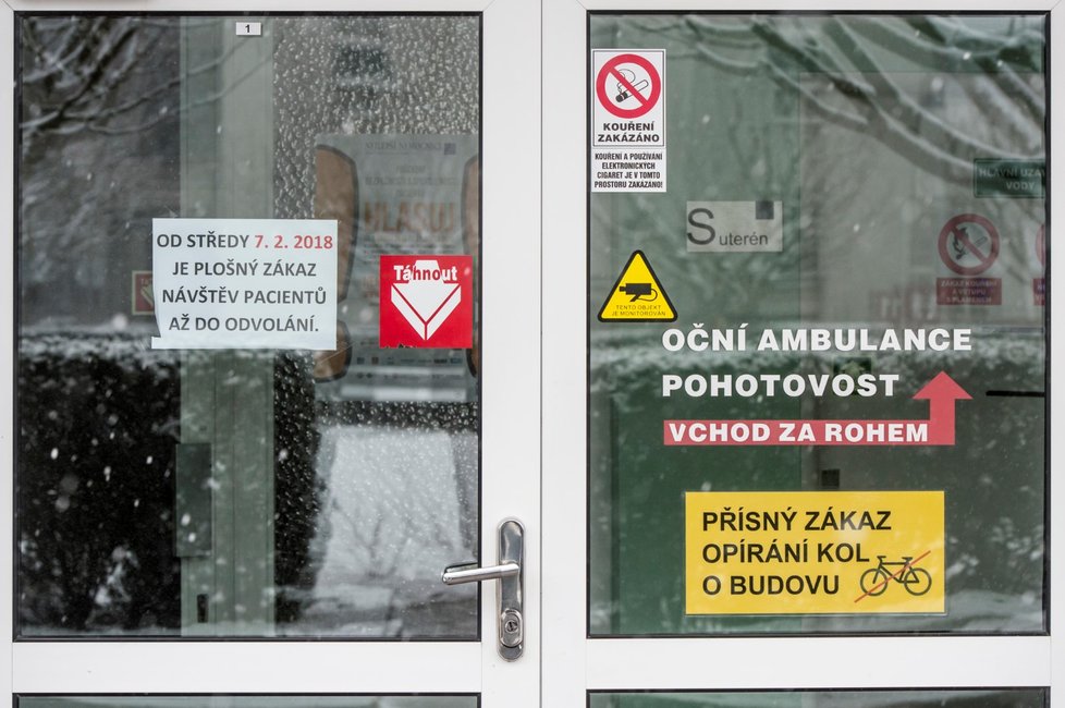 Kvůli chřipce platí v řadě českých nemocnic zákaz návštěv.