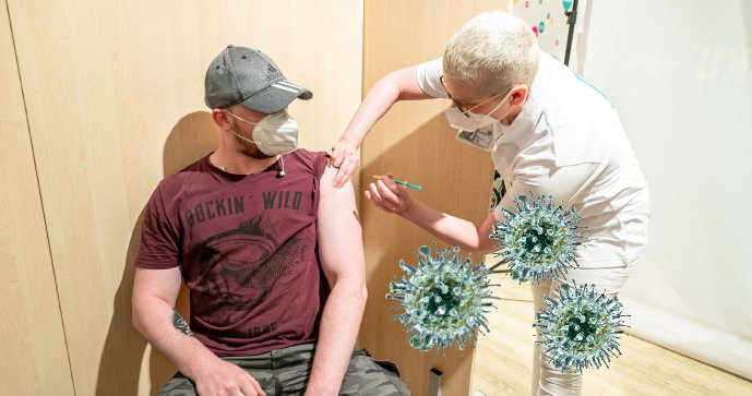 Skupina MeSES doporučuje spojit třetí dávku s očkováním proti chřipce