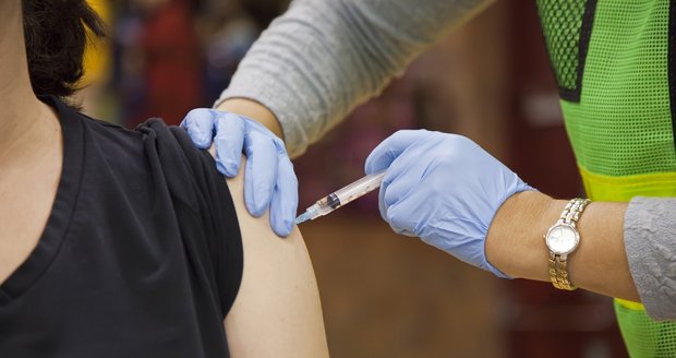 Lékaři odmítají očkovat polskou vakcínou proti TBC. Nemá víčko