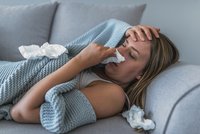 V Česku zase přibývá nemocných, šíří se chřipka i covid. Místy nastal skokový nárůst