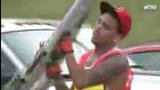 Chris Brown: Zmlátil Rihannu, teď uklízí smetí!