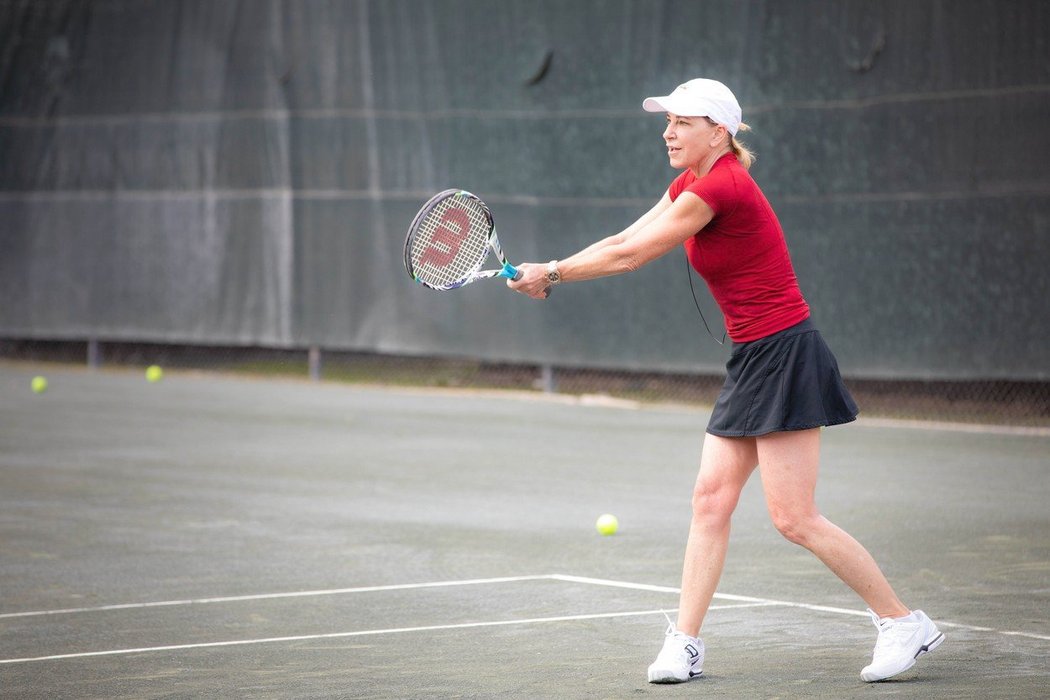 *1954, Chris Evertová: Bývalá americká hráčka. V 70. létech 20. století nejlepší hráčka světa byla průkopnicí obouručného bekhendu. V průběhu své kariéry vyhrála 18 grandslamových turnajů ve dvouhře, z toho rekordních sedm na French Open, tři ve Wimbledonu a dva na Australian Open