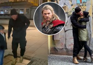 Božský Thor Chris Hemsworth řádí po celém Česku: Trdlo a líbačka v Praze i zvonkohra ve Varech!