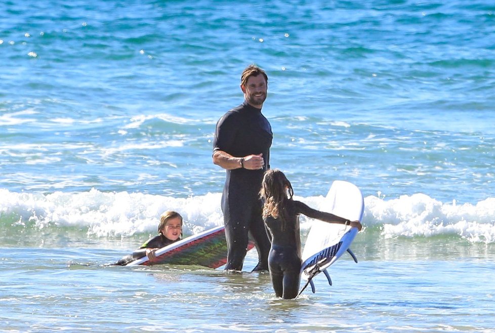 Takhle řádil božský Thor Chris Hemsworth na plážích v Austrálii