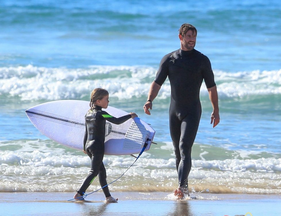 Takhle řádil božský Thor Chris Hemsworth na plážích v Austrálii