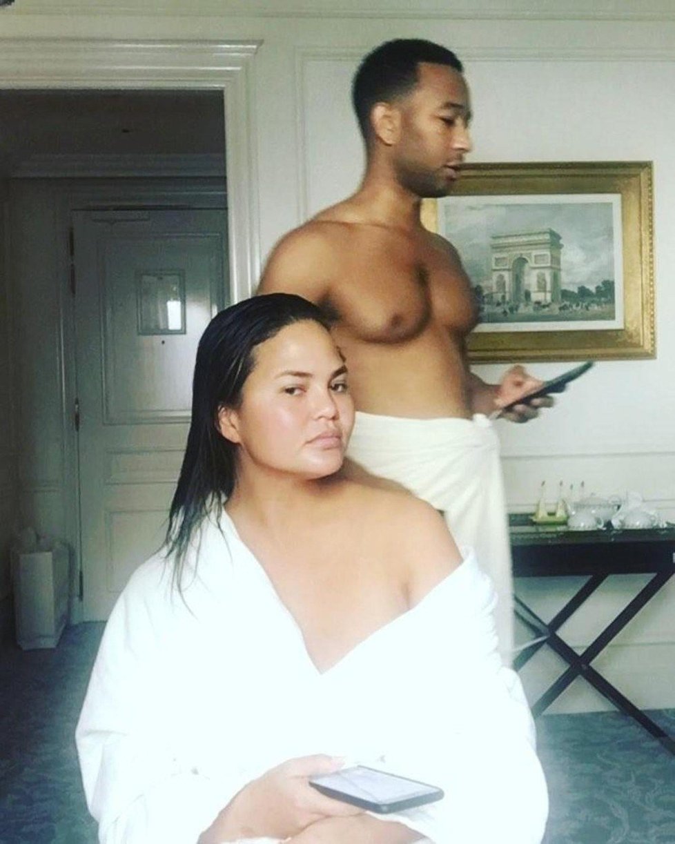 Intimní fotka na instagramu, Chrissy Teigenová a její manžel John Legend
