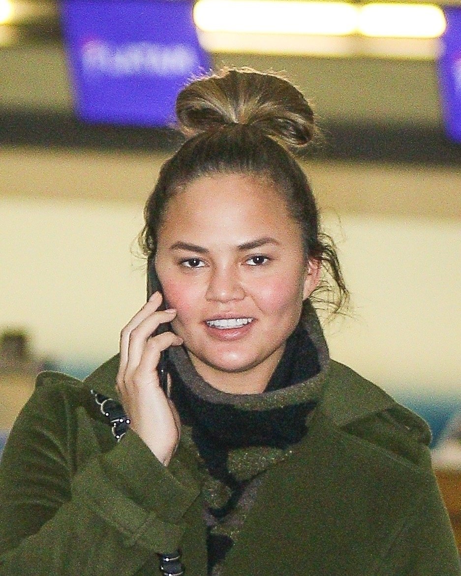 Chrissy Teigen bez make-upu