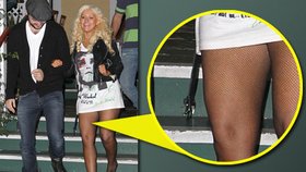 Nezapomněla si Aguilera obléct kalhoty?