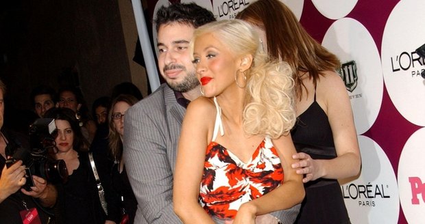 Christina Aguilera byla den před rozchodem odvezena do nemocnice s modřinami a tržnou ránou. Zbil ji manžel?