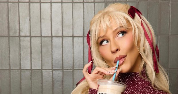 Christina Aguilera merayakan 45 tahun: Dia menghilang di depan mata kita! Christina Aguilera merayakan 45 tahun: Dia menghilang di depan mata kita!