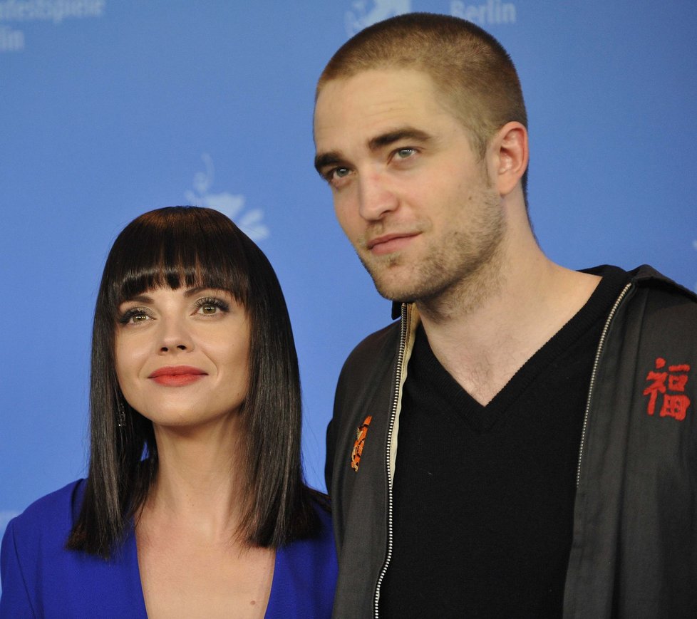 Christina Ricci s kolegou Robertem Pattinsonem, se kterým natáčela svůj poslední film Bel Ami