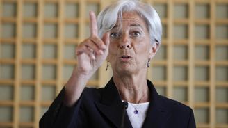 Zmírněte úspory, podpořte ekonomický růst, vyzývá Lagardeová