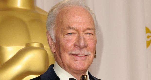 Zemřel kanadský herec a držitel Oscara Christopher Plummer.