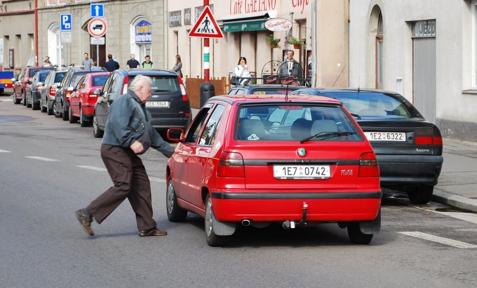 Řidiče nikdo nezadržel a ten rychle skočil do auta a odjel