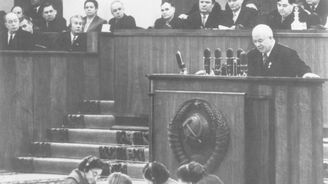 Před 61 lety Chruščov pronesl "tajný" projev, kritizoval Stalina