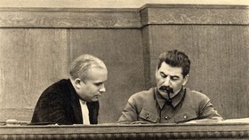 Chruščov a Stalin v roce 1936