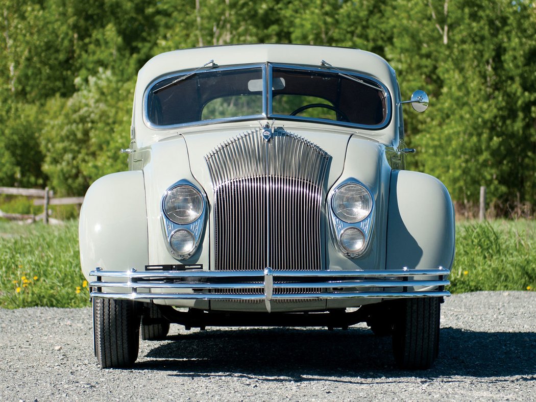 Chrysler Airflow Sedan (1934)