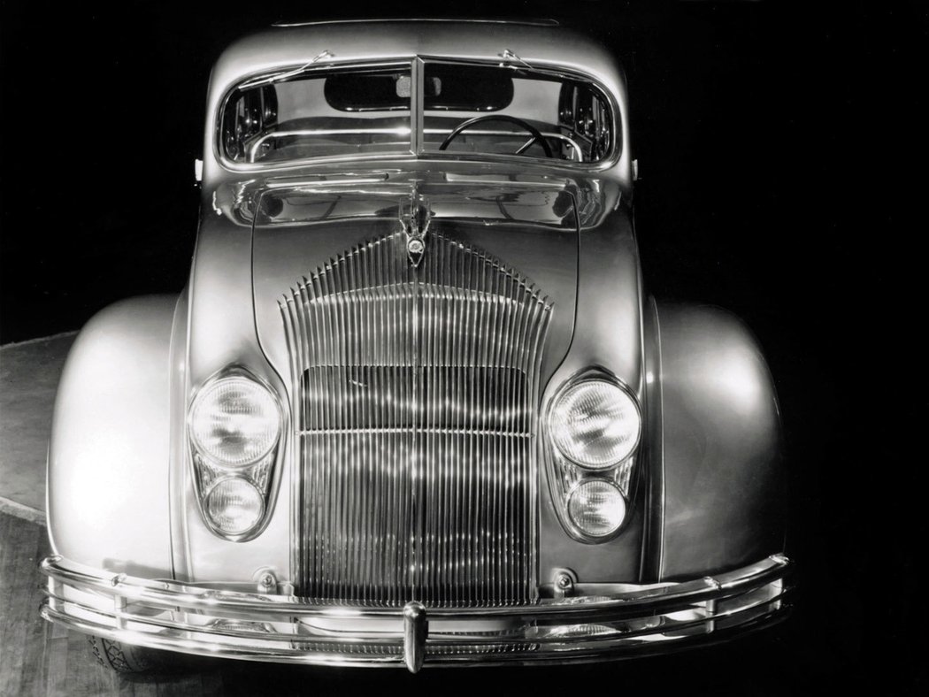 Chrysler Airflow Sedan (1934)