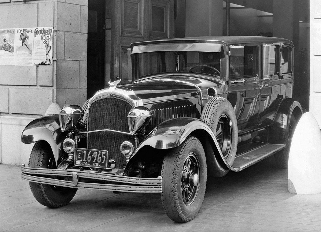 Chrysler Imperial 7-passenger Sedan (1928)