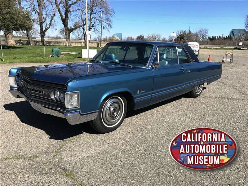 Chrysler Imperial Crown Coupe Mobile Director (1967)