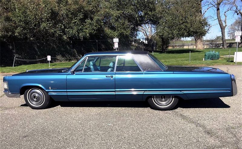 Chrysler Imperial Crown Coupe Mobile Director (1967)