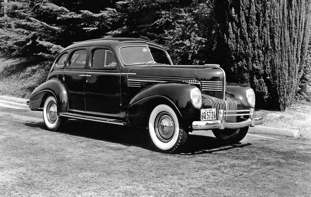 Chrysler New Yorker Sedan (1939)