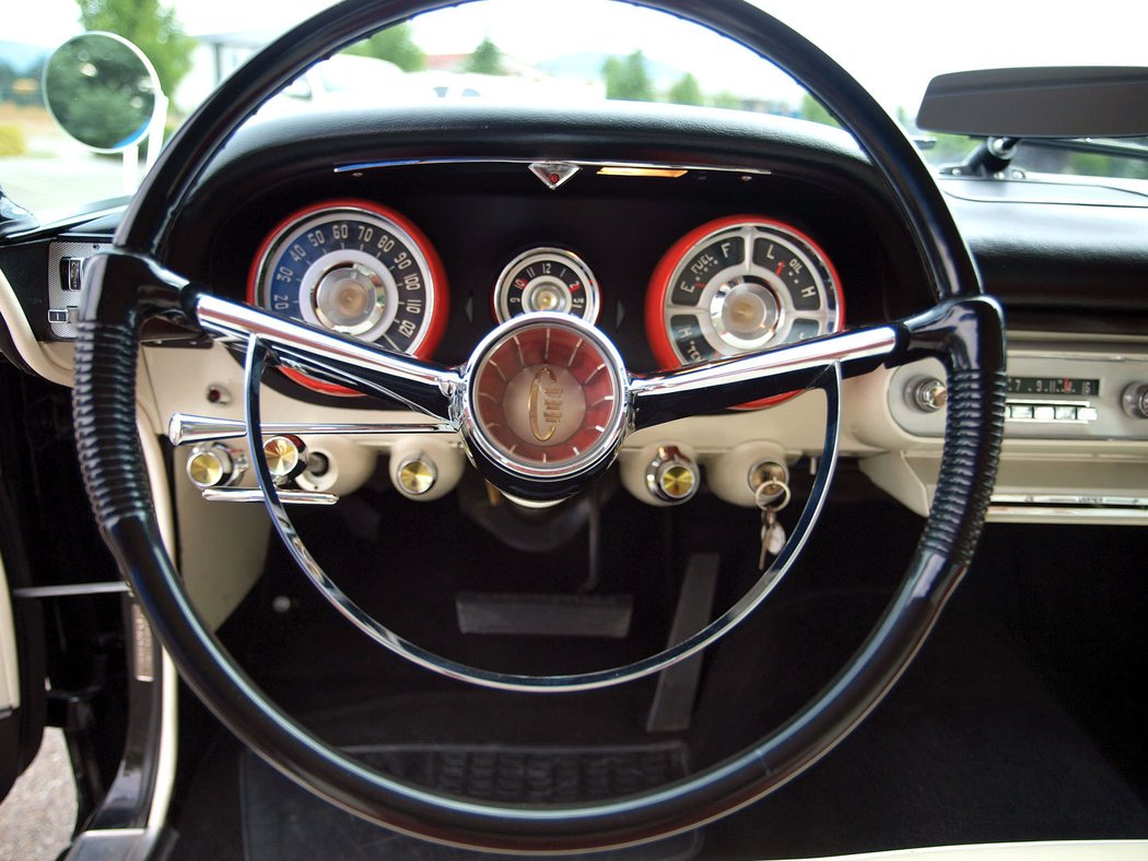 Chrysler Saratoga Hardtop Coupe (1957)