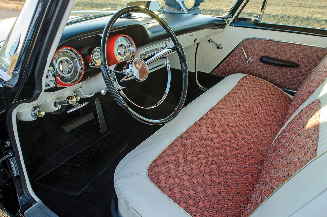 Chrysler Saratoga Hardtop Coupe (1957)