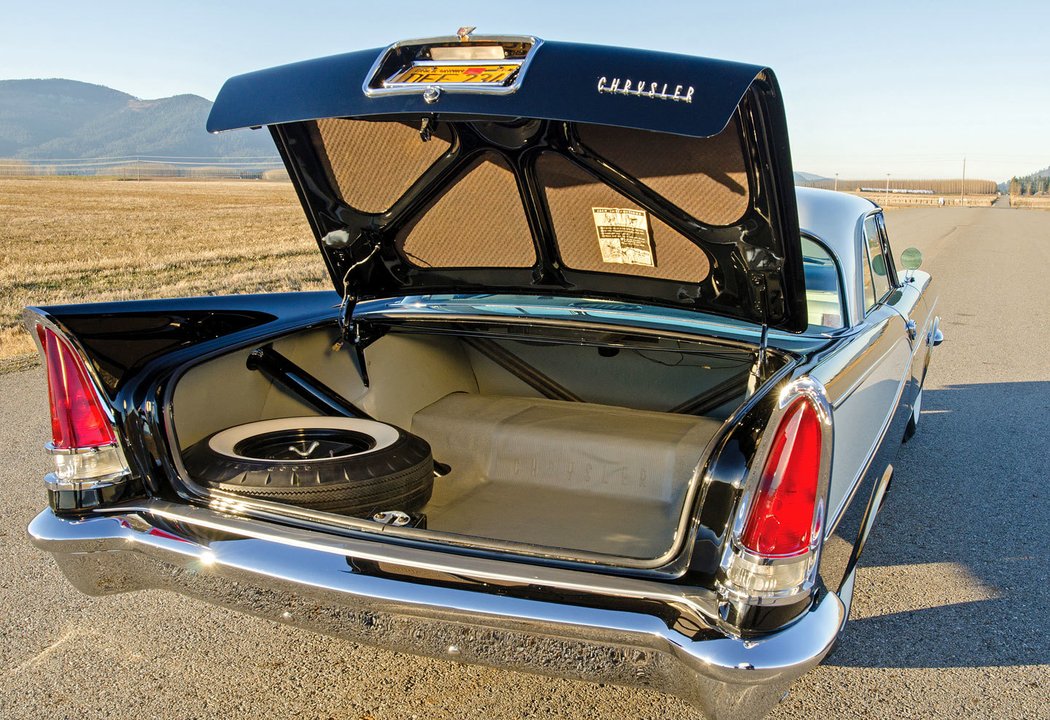 Chrysler Saratoga Hardtop Coupe (1957)