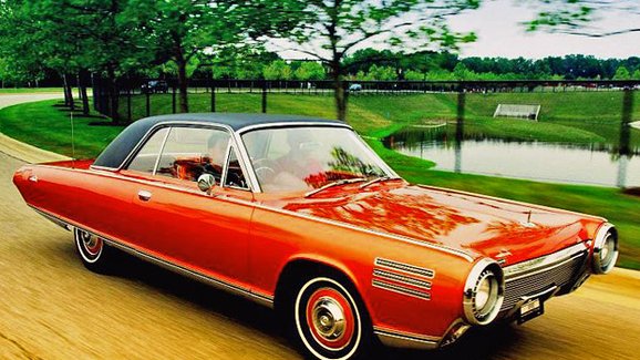Chrysler se o turbínový pohon pokoušel čtvrt století. Auto jezdilo i na tequilu!