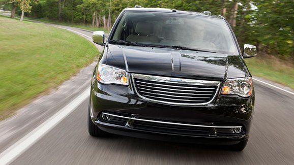 Chrysler svolá ke kontrole přes půl milionu vozů, hlavně v USA
