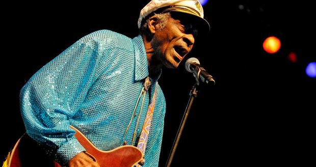Chuck Berry je legenda a to, že v 84 letech ještě koncertuje, je obdivuhodné.